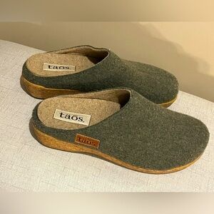 Taos Woolery Olive Wool Clogs Slip ons, size 39